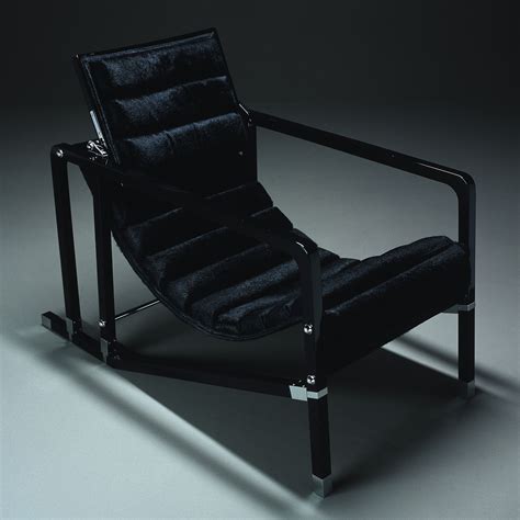 eileen gray chair review.